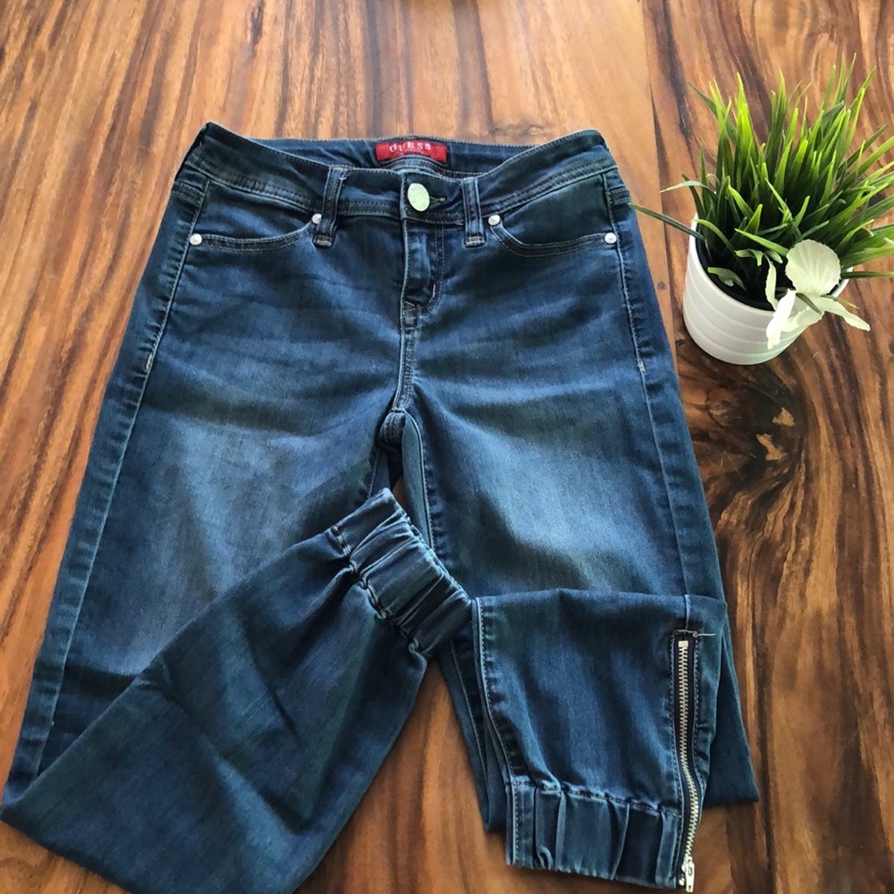 Guess jeans size 25